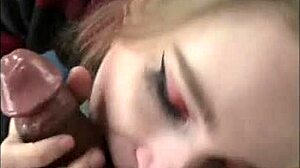 Une salope blonde aux petits seins se fait enculer par une grosse bite noire dans une vidéo hardcore