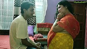 Pasangan India amatir terlibat dalam seks anal dan memek