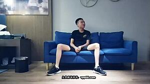 Mr. Huangs Horká camshow s prsatou teenagerkou v fetišovém oblečení z Číny